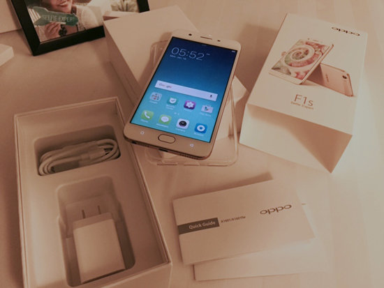 unboxing OPPO f1s
