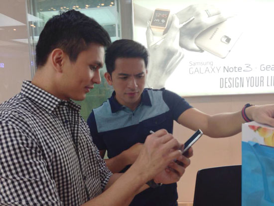 tomDen with the samsung note 3